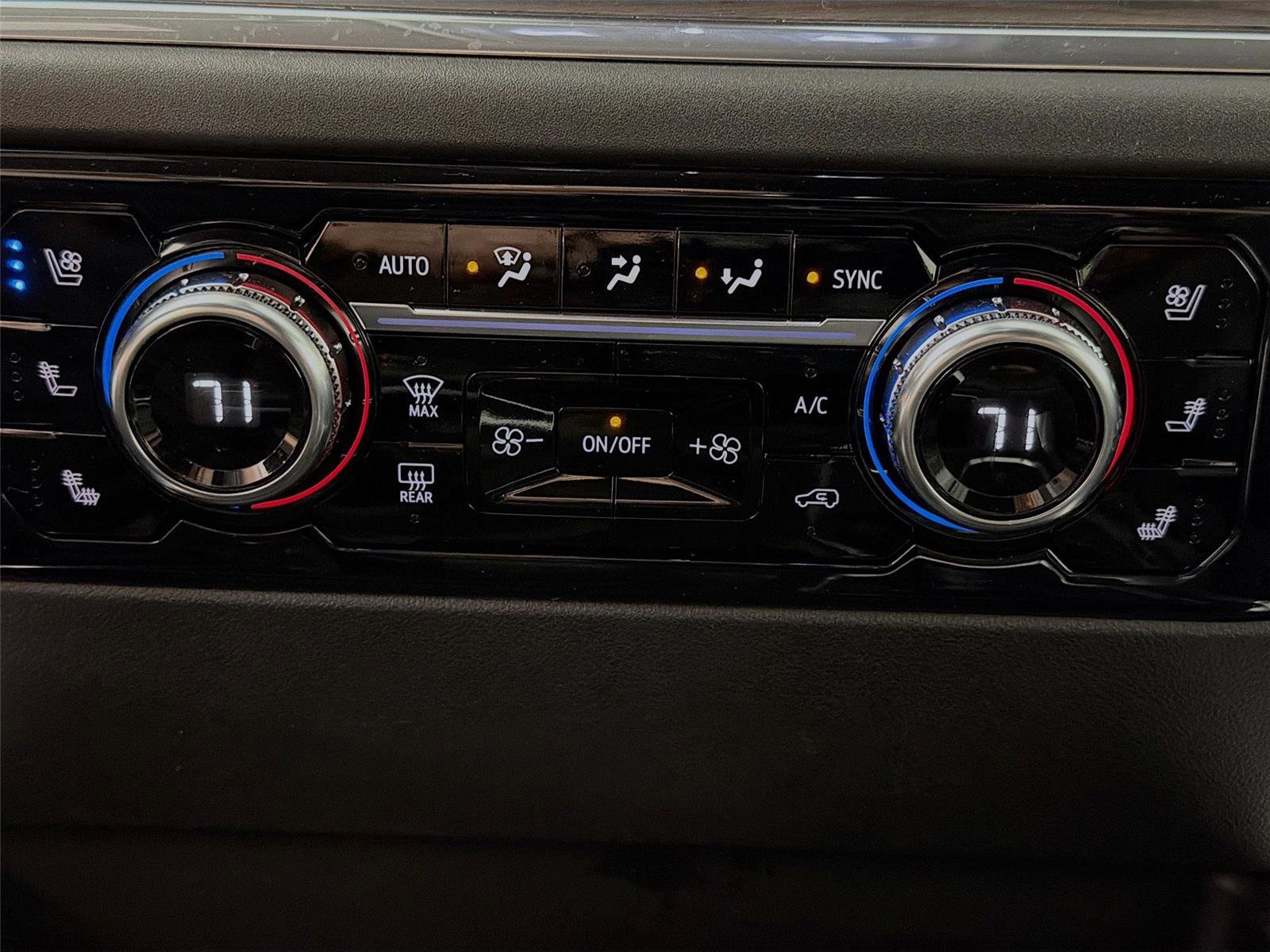 Used 2023 GMC Sierra 1500 SLT w/ SLT Premium Package image 16