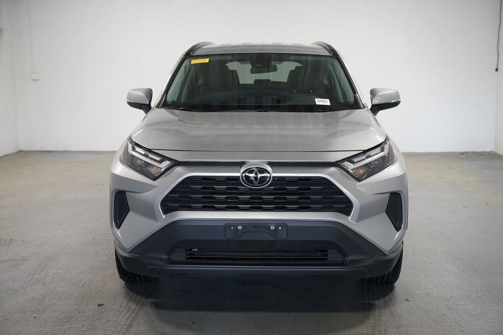Used 2024 Toyota RAV4 XLE FWD image 2