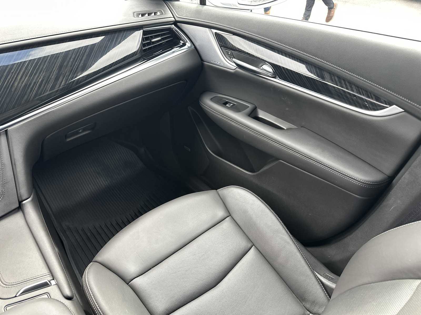 Used 2020 Cadillac XT6 Premium Luxury image 11