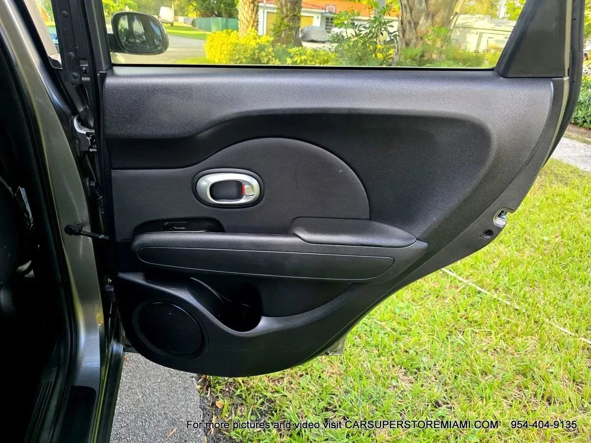 Used 2015 Kia Soul EV FWD image 27
