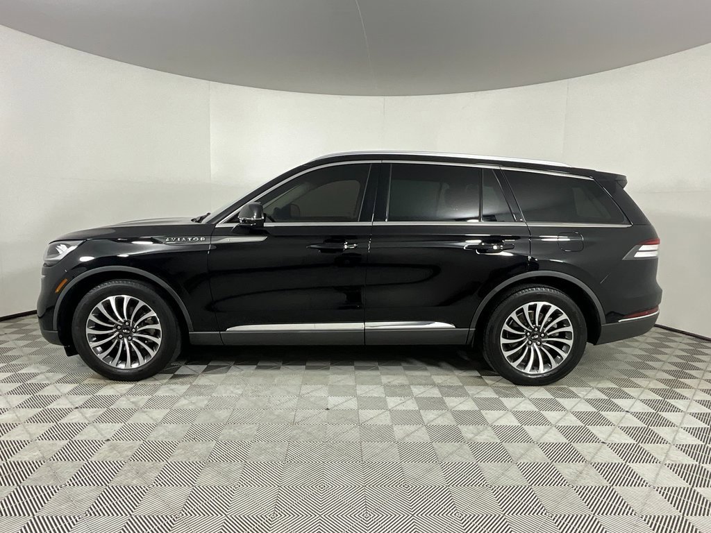 Used 2023 Lincoln Aviator 2WD w/ Premium Package image 2