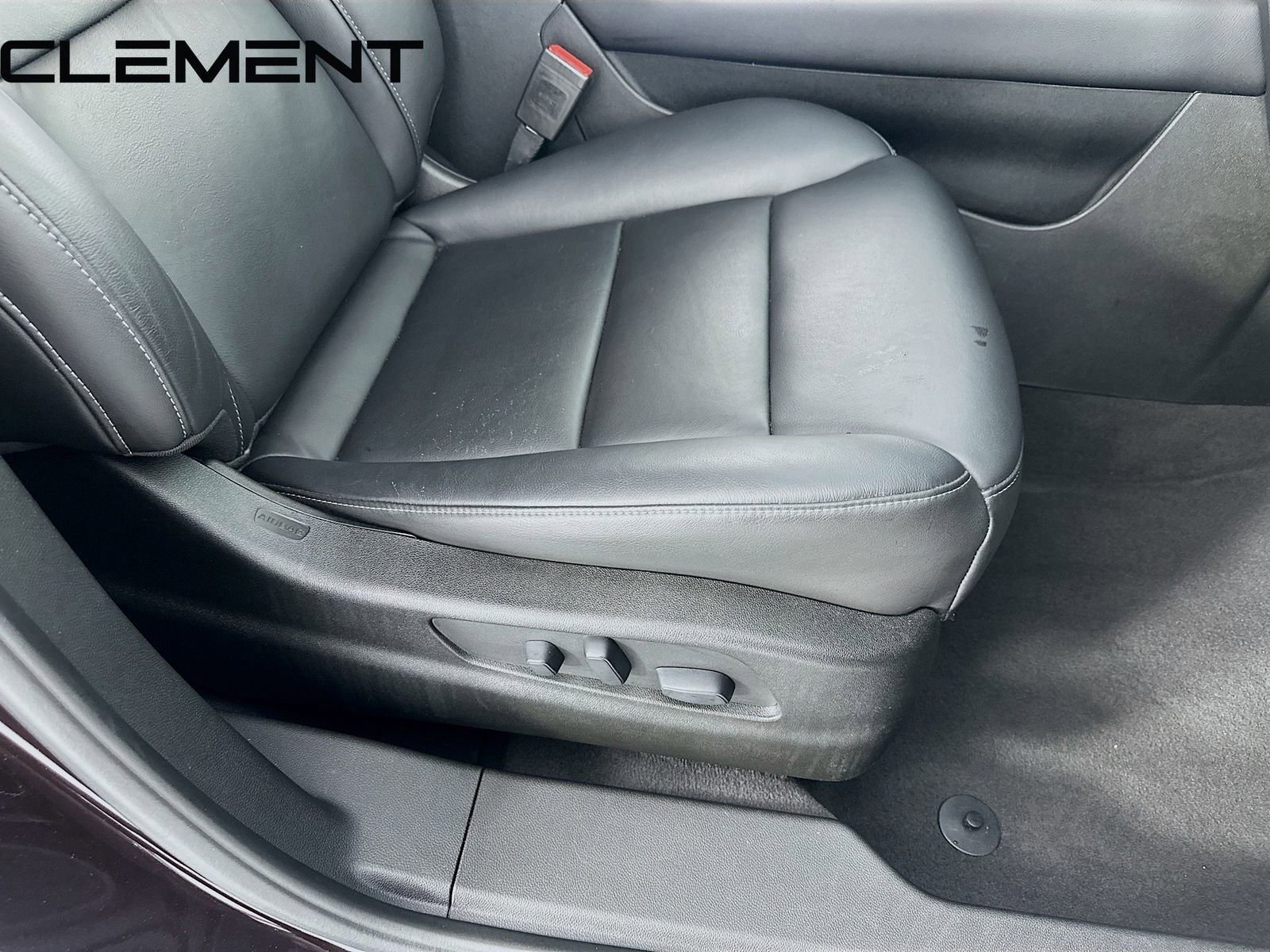 Used 2021 Cadillac XT4 Premium Luxury w/ Driver Awareness Package image 33