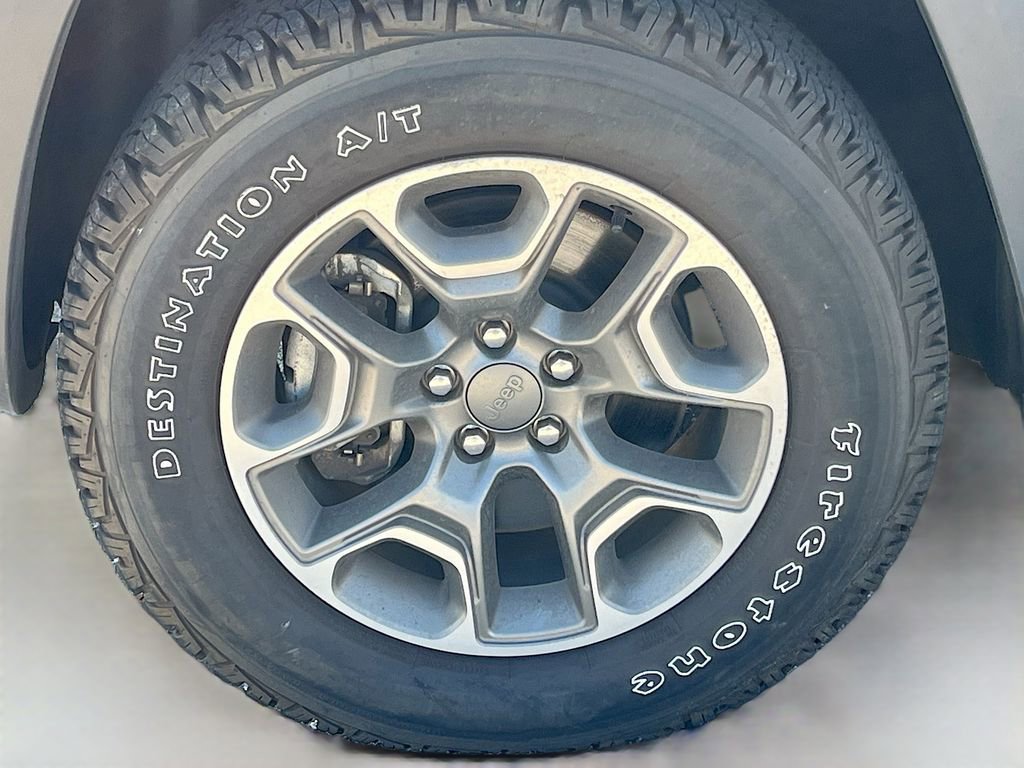 Used 2022 Jeep Cherokee Trailhawk w/ Comfort/Convenience Group image 30