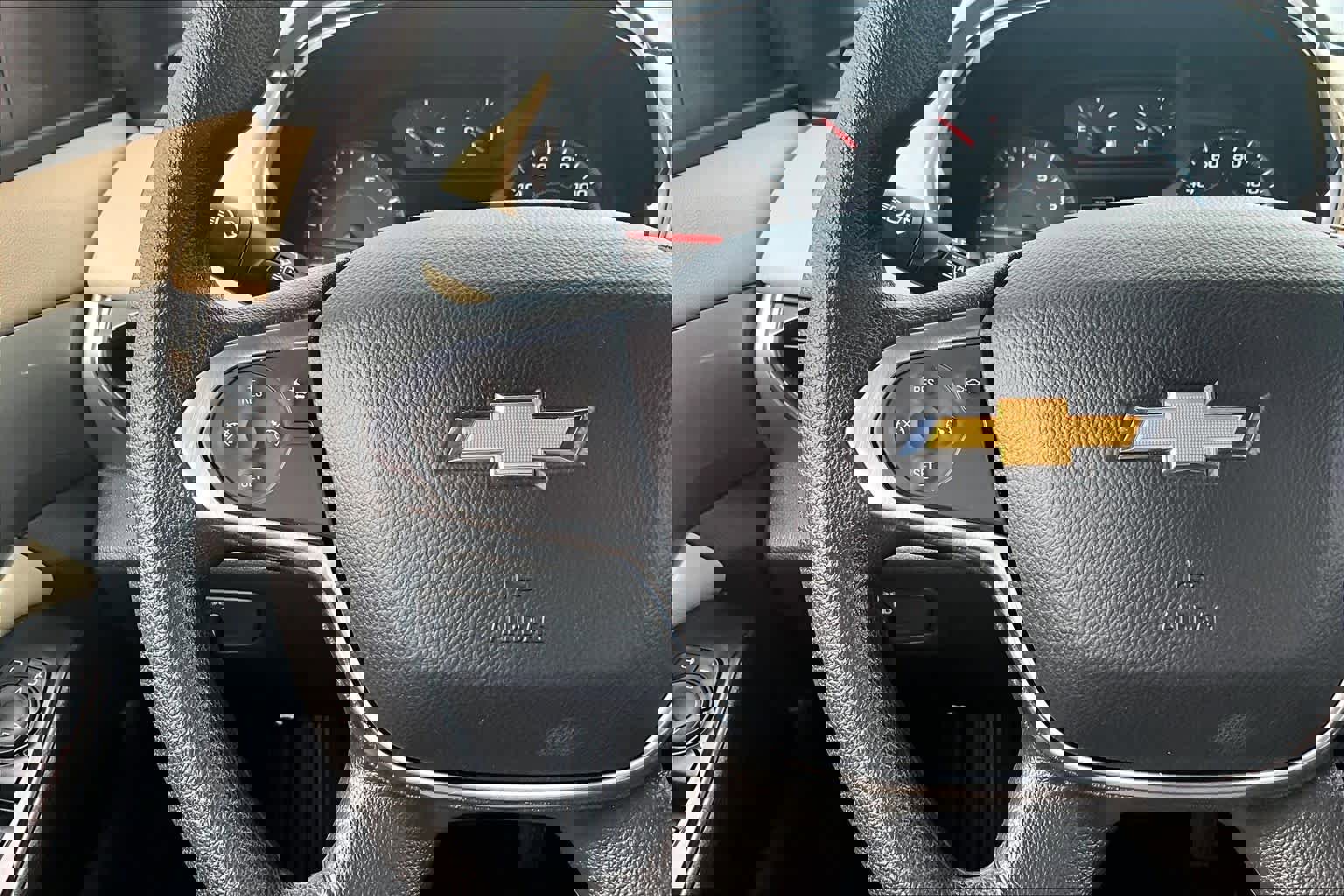 Used 2022 Chevrolet Traverse LS FWD image 24