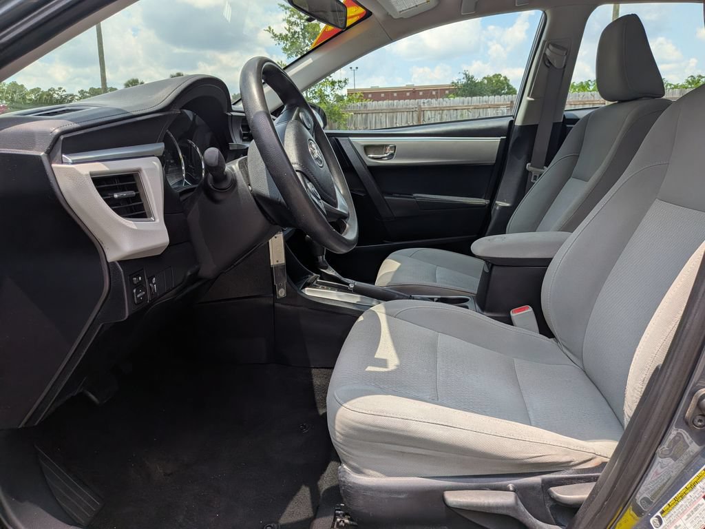 Used 2015 Toyota Corolla LE FWD image 10