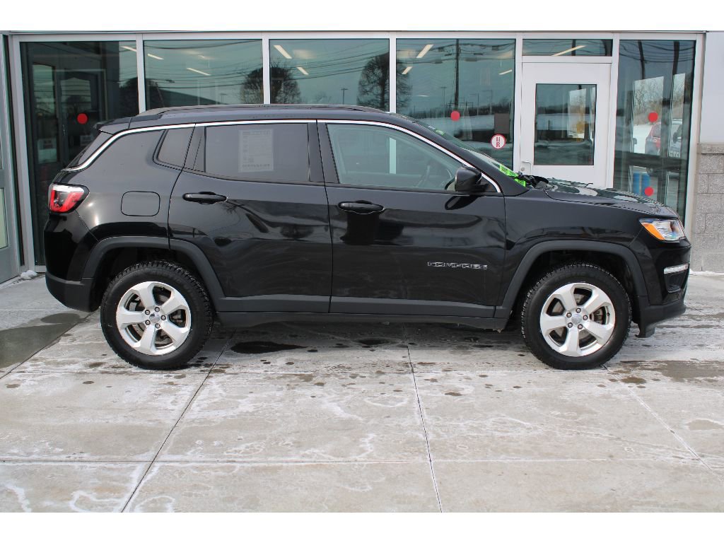 Used 2018 Jeep Compass Latitude w/ Cold Weather Group image 3