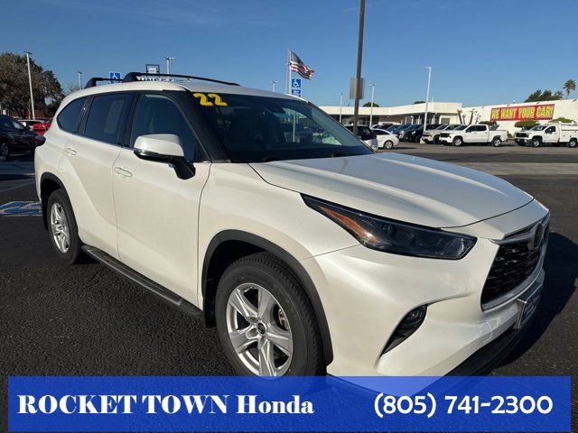 Used 2022 Toyota Highlander LE image 7
