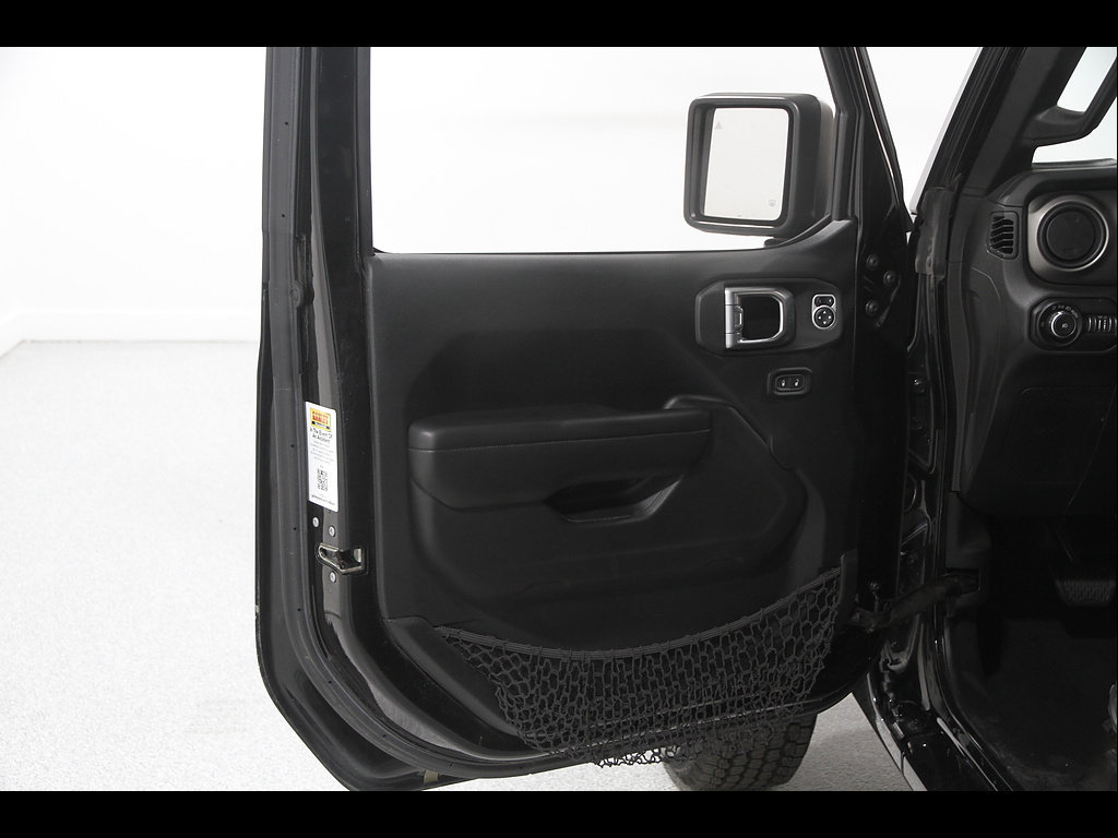 Used 2018 Jeep Wrangler Unlimited Sport S AWD/4WD image 4
