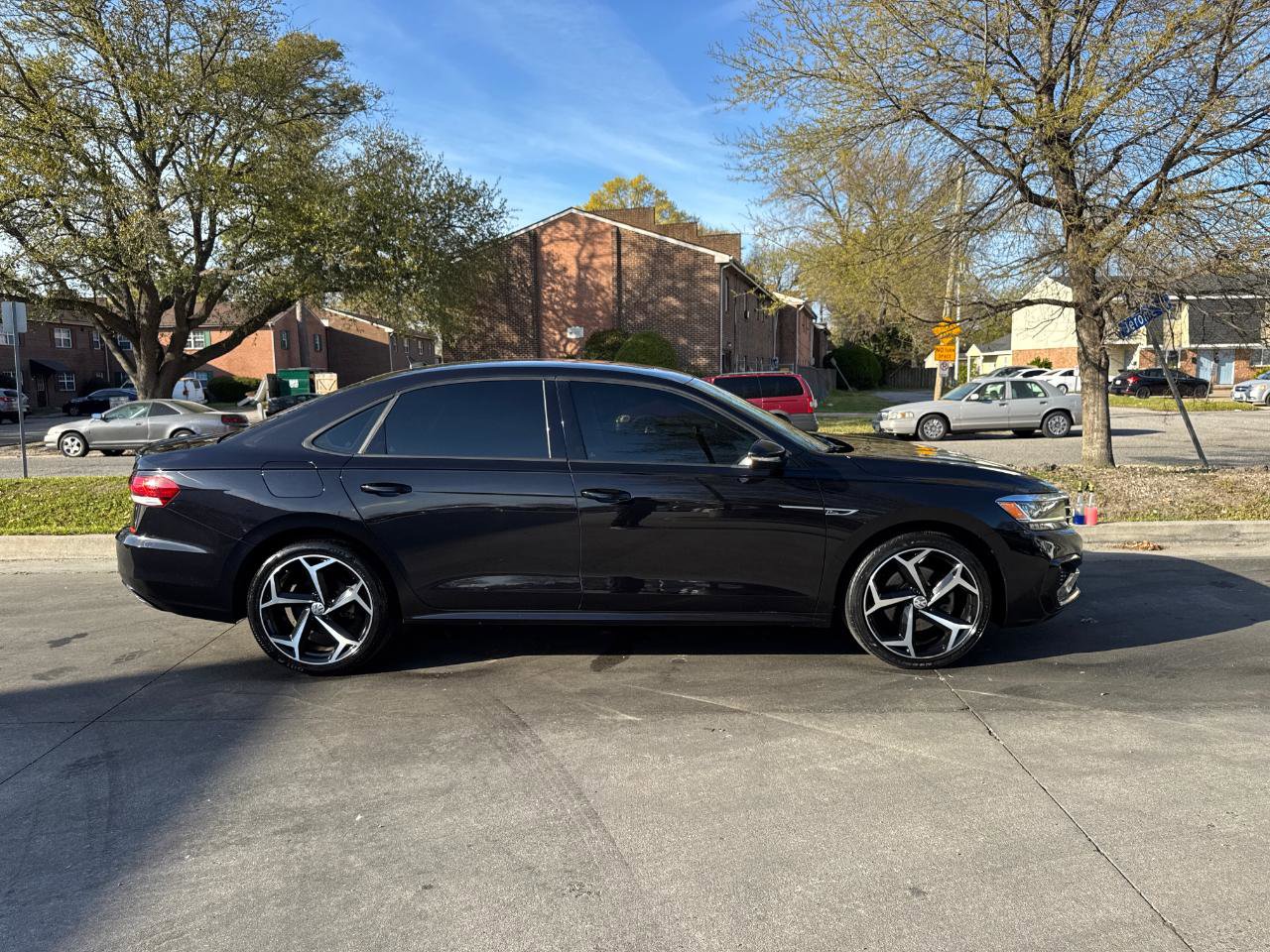 Used 2020 Volkswagen Passat 2.0T R-Line image 4
