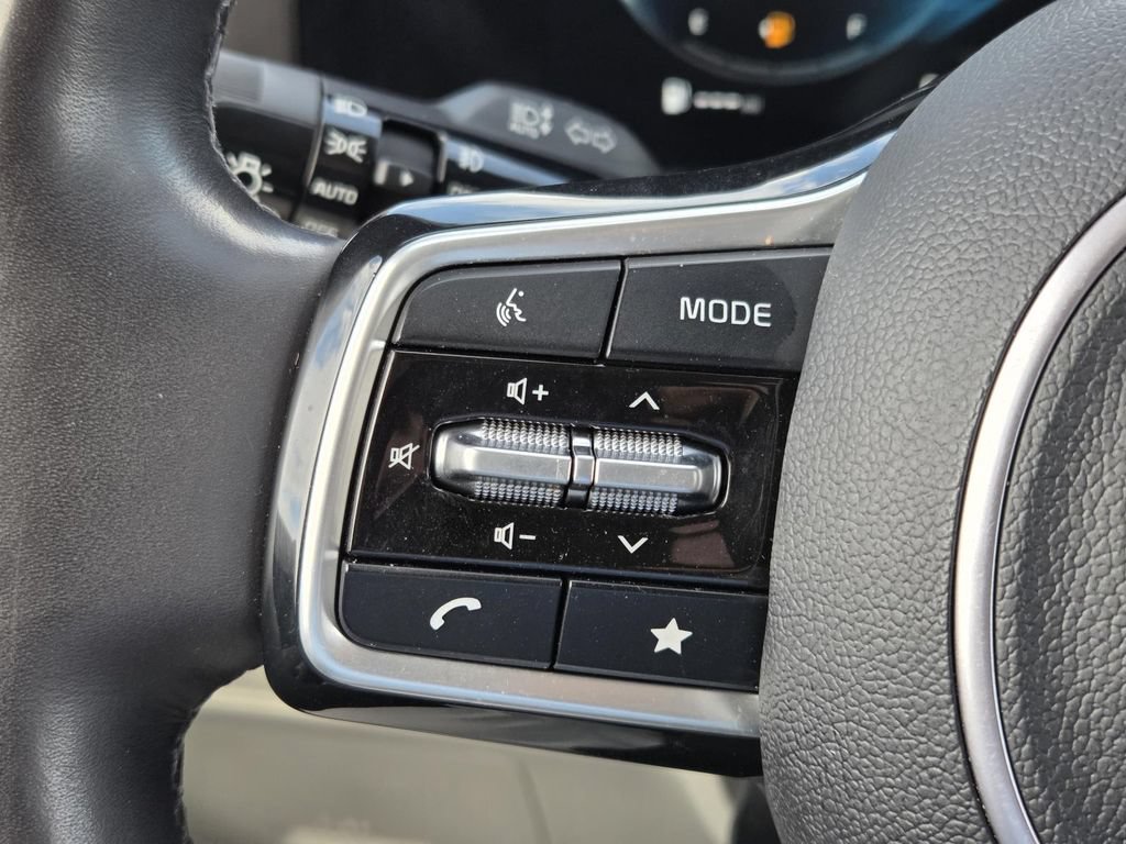 Used 2024 Kia Carnival SX Prestige FWD image 16