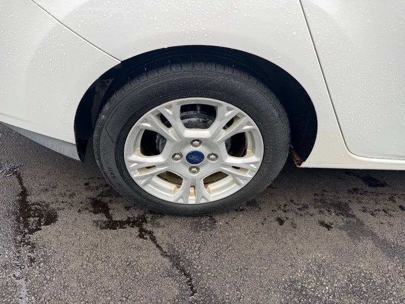 Used 2016 Ford Fiesta SE FWD image 17