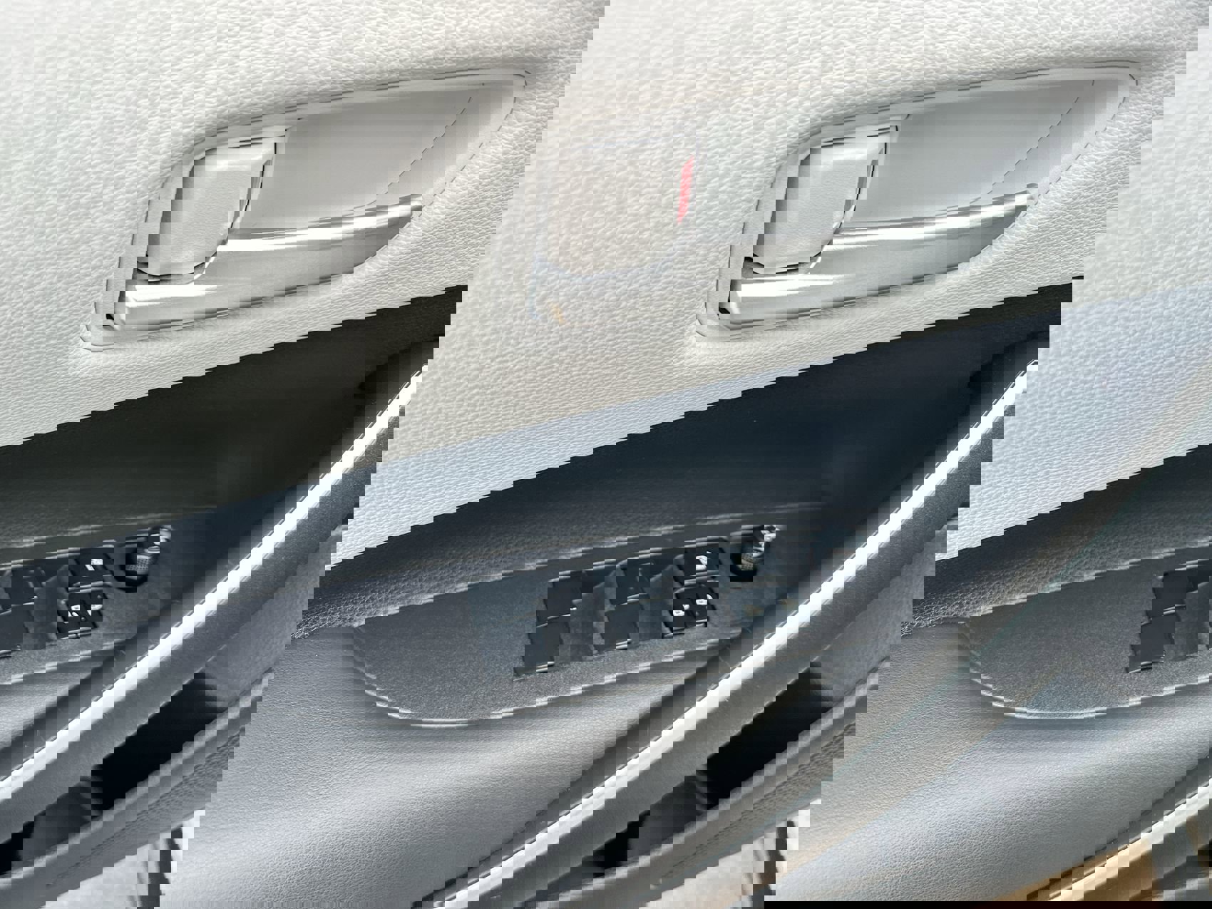 Used 2024 Toyota Corolla SE FWD image 13