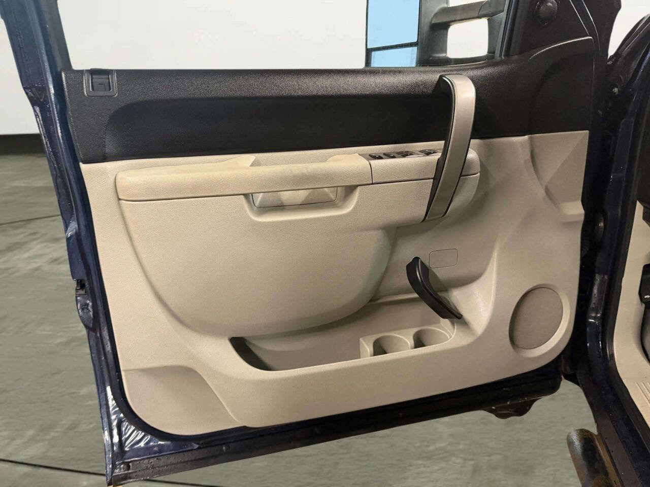 Used 2010 Chevrolet Silverado 1500 LT w/ Power Pack Plus image 11