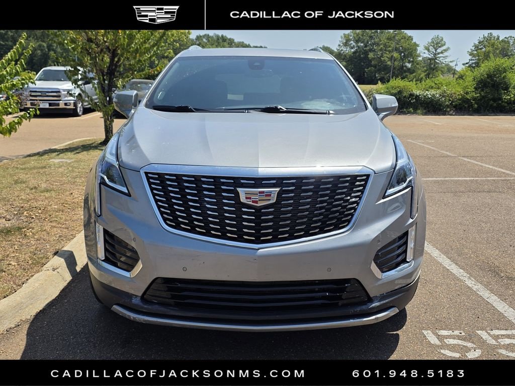 Used 2025 Cadillac XT5 Premium Luxury FWD image 2