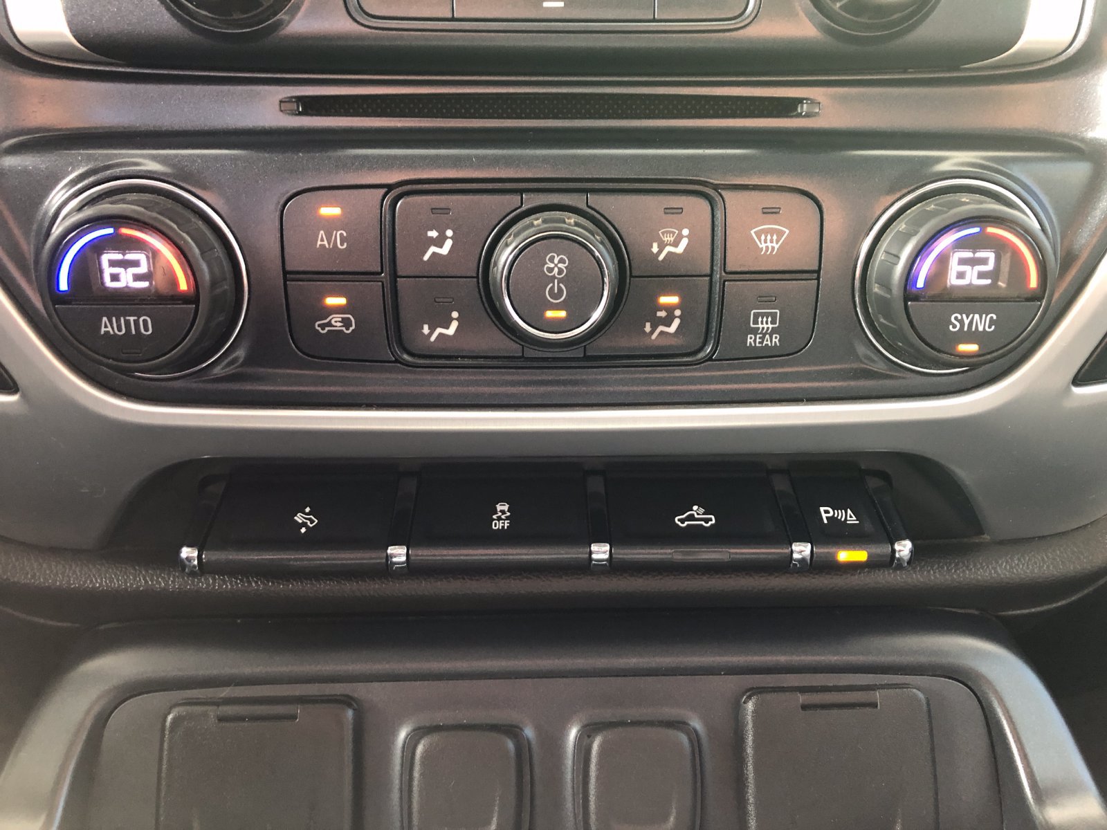 Used 2017 GMC Sierra 1500 SLE w/ SLE Value Package AWD/4WD image 24