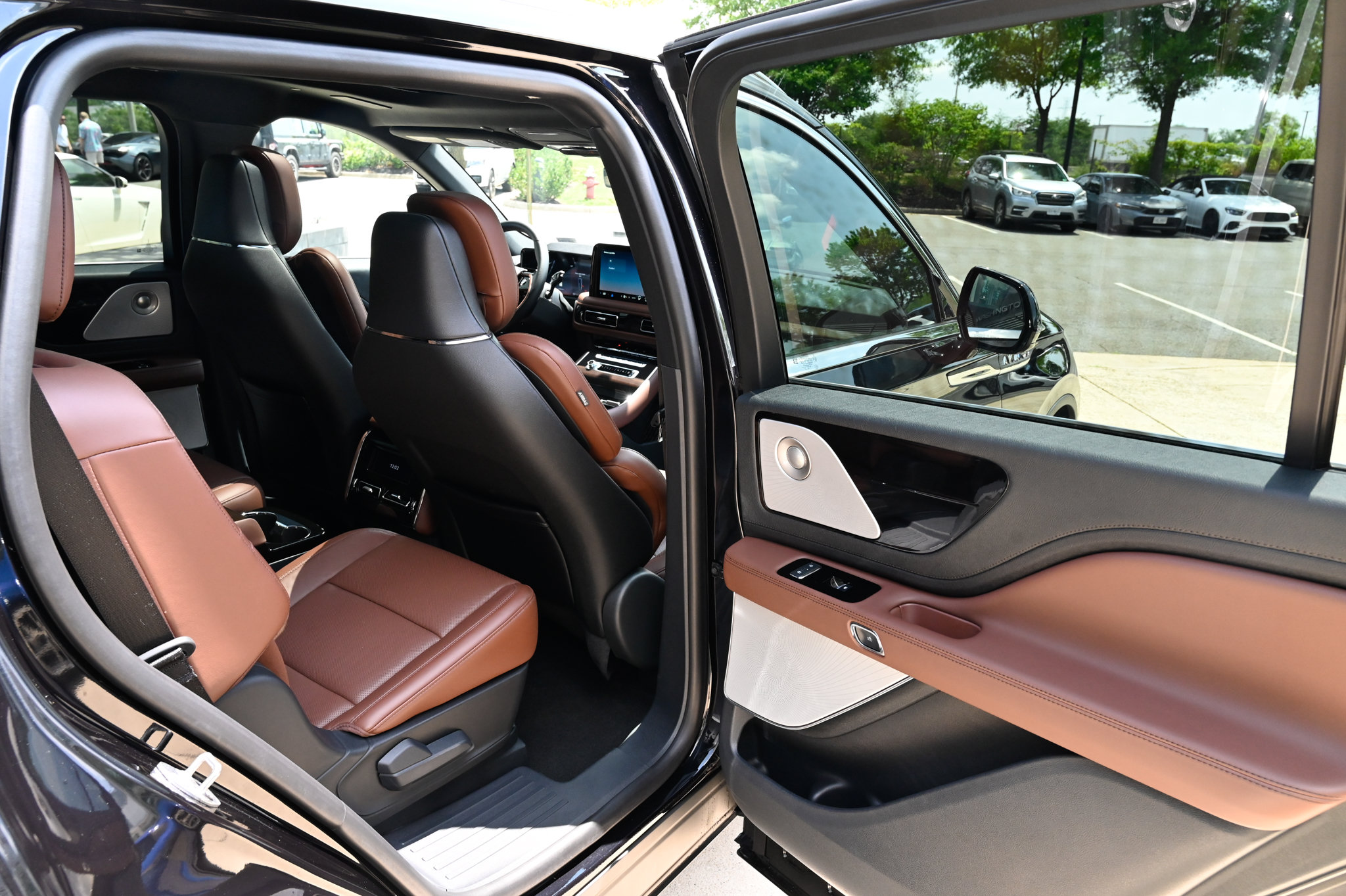 Used 2026 Lincoln Aviator Reserve AWD/4WD image 49