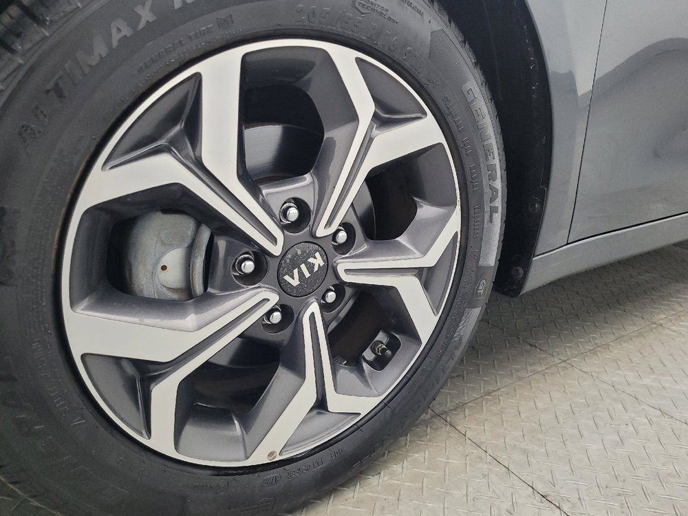 Used 2020 Kia Forte LXS FWD image 31