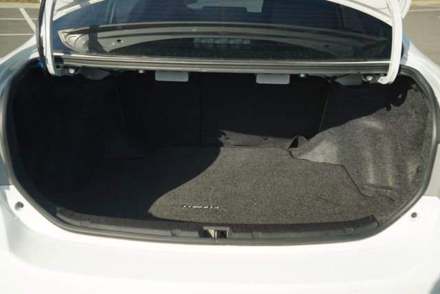 Used 2013 Toyota Corolla LE image 17