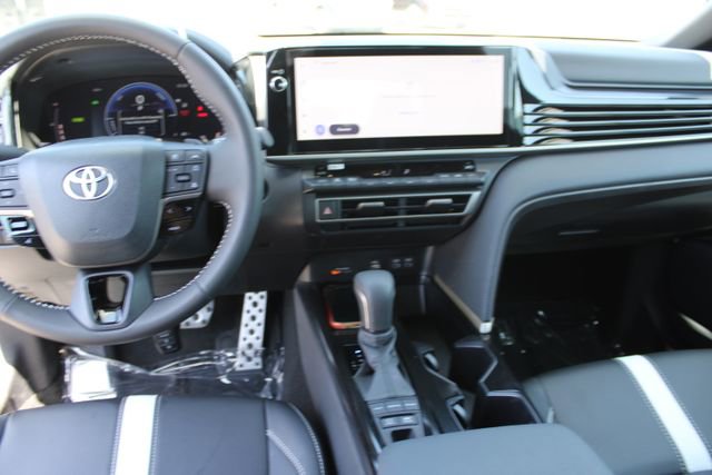 Used 2026 Toyota Camry SE w/ Multimedia Upgrade Package FWD image 13