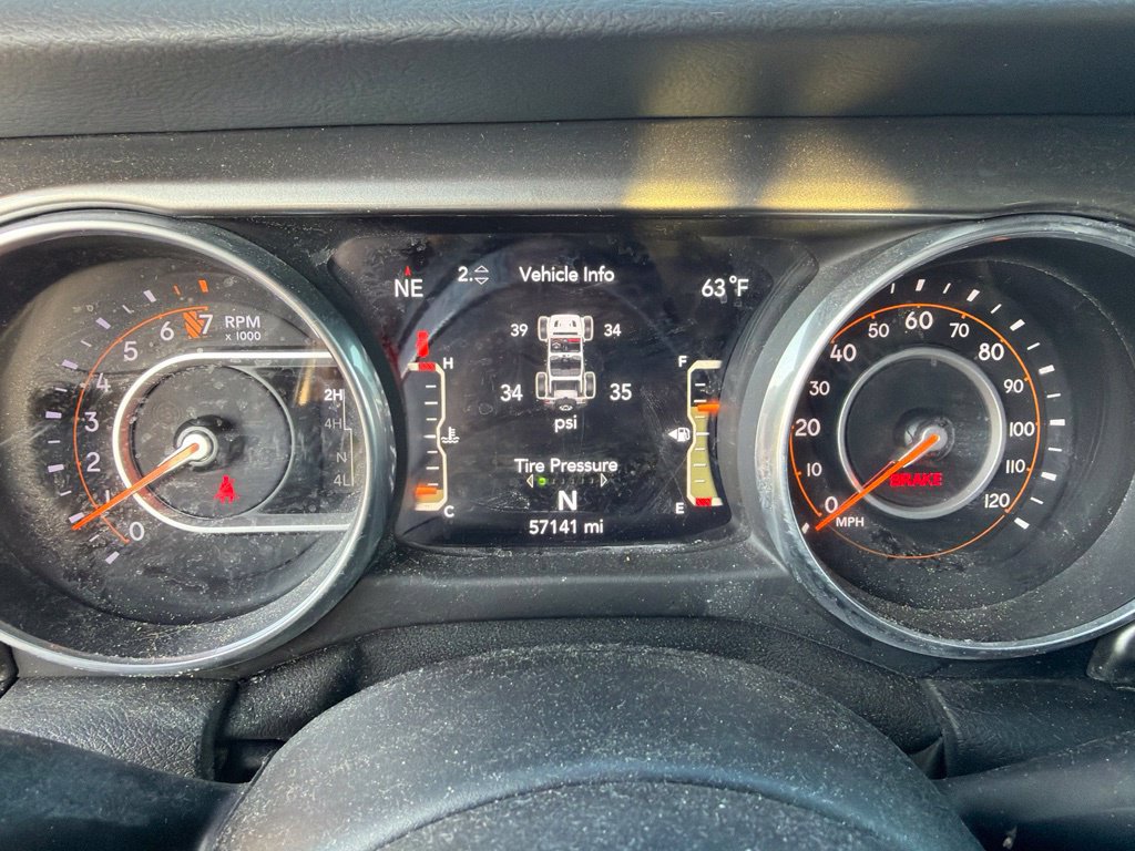 Used 2018 Jeep Wrangler Unlimited Sahara AWD/4WD image 16