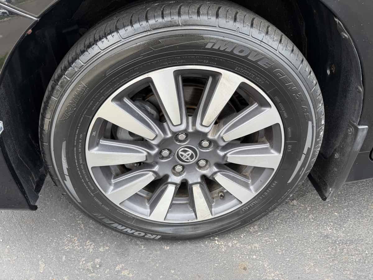 Used 2019 Toyota Sienna Limited Premium w/ Protection Package AWD/4WD image 8