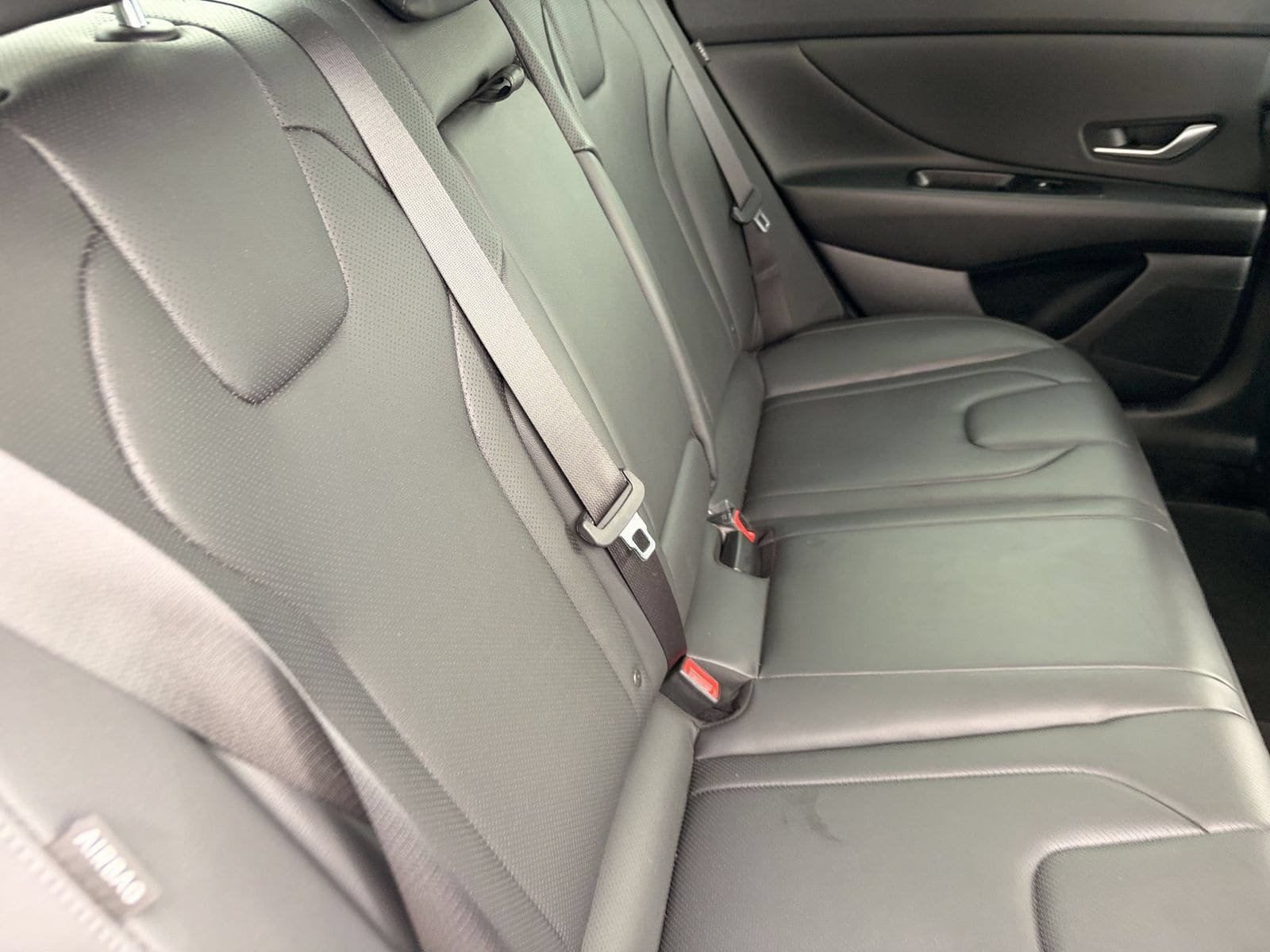 Used 2025 Hyundai Elantra Limited FWD image 12