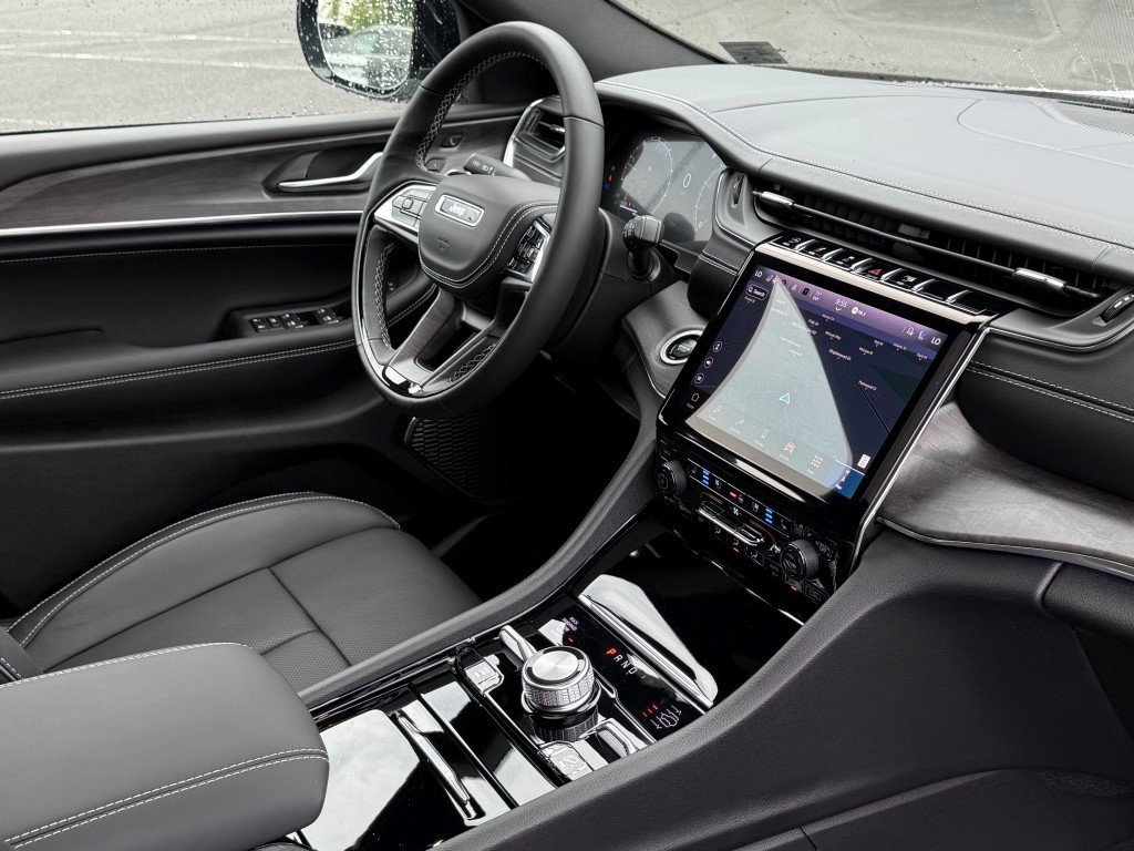 New 2025 Jeep Grand Cherokee Overland w/ Adv Protech Group III image 7