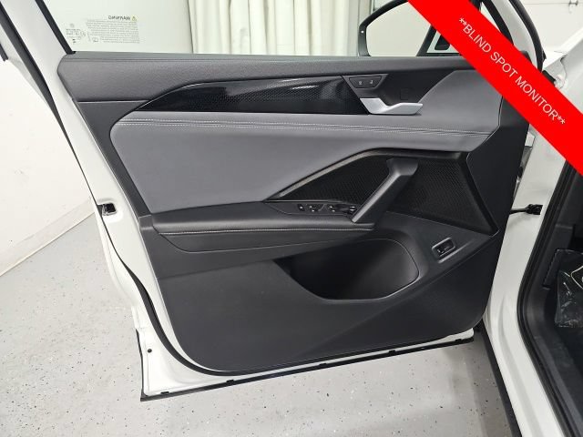 Used 2025 Volkswagen Tiguan SE w/ Panoramic Sunroof Package AWD/4WD image 12