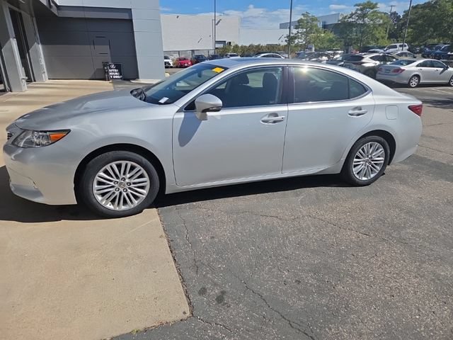 Used 2013 Lexus ES 350 w/ Luxury Pkg FWD image 4
