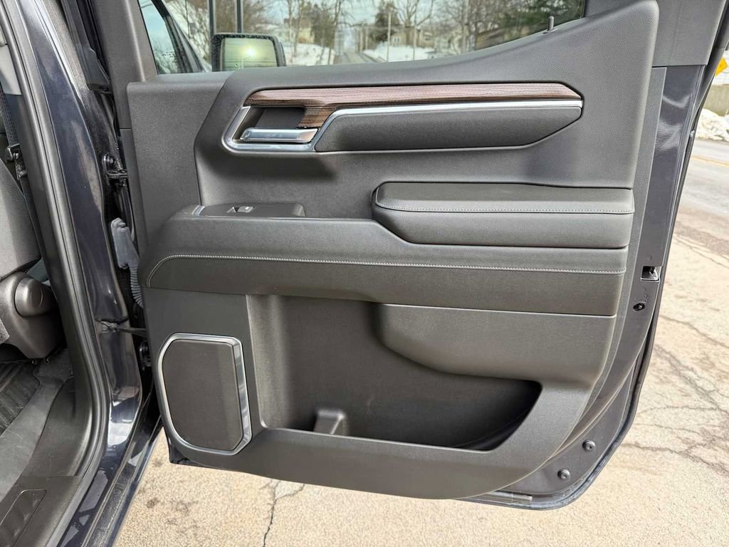 Used 2024 Chevrolet Silverado 1500 LT image 30