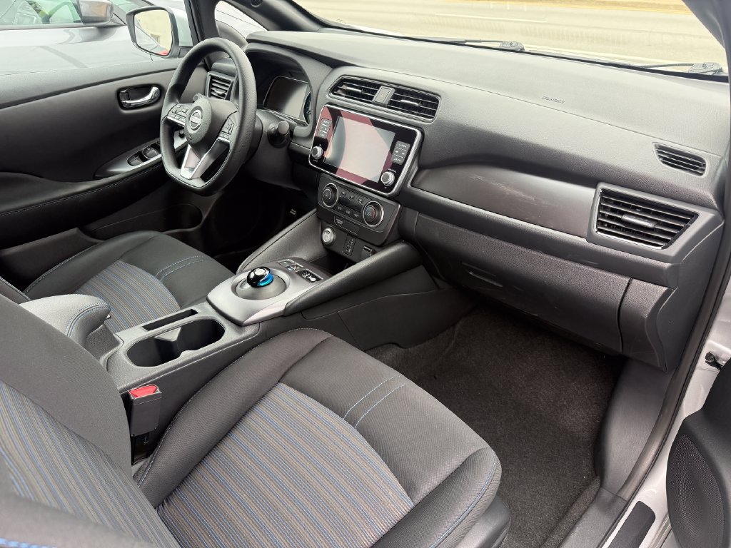 Used 2025 Nissan Leaf S FWD image 2