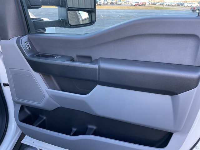 New 2025 Ford F350 XL w/ XL Chrome Package image 47