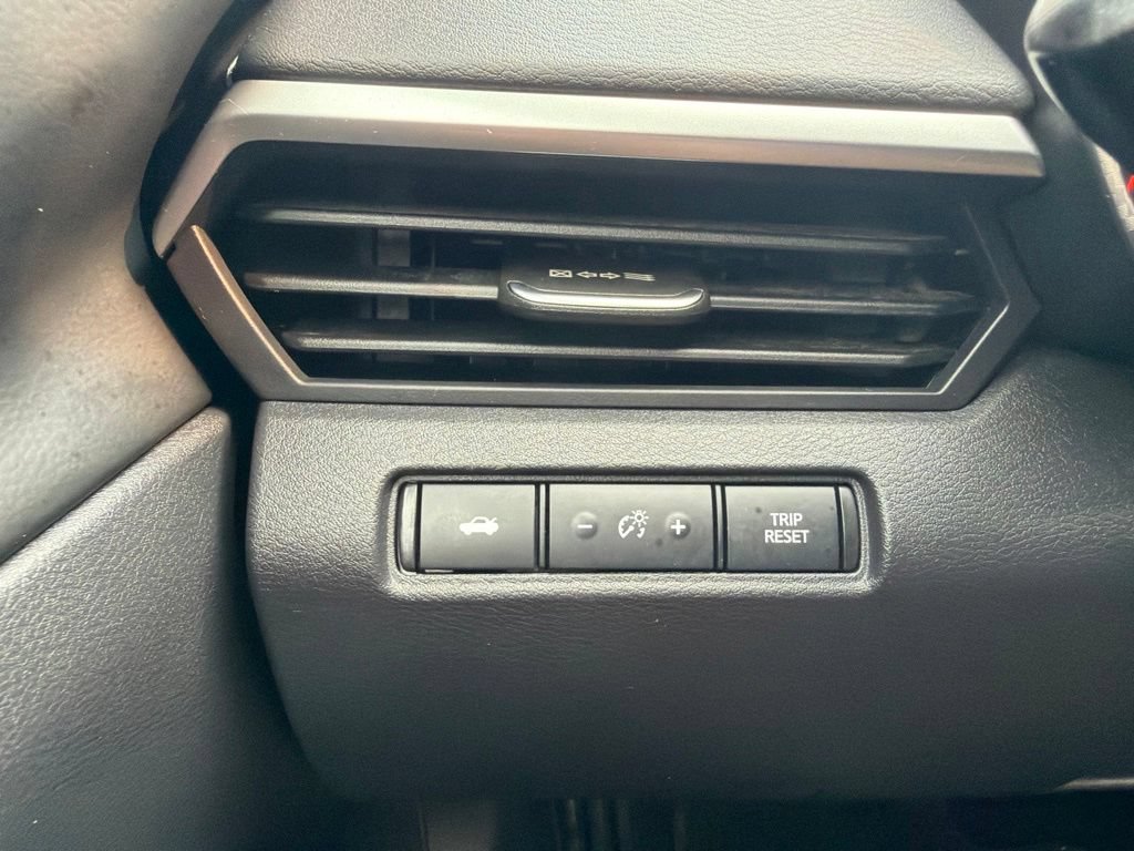 Used 2022 Nissan Altima 2.0 SR FWD image 37