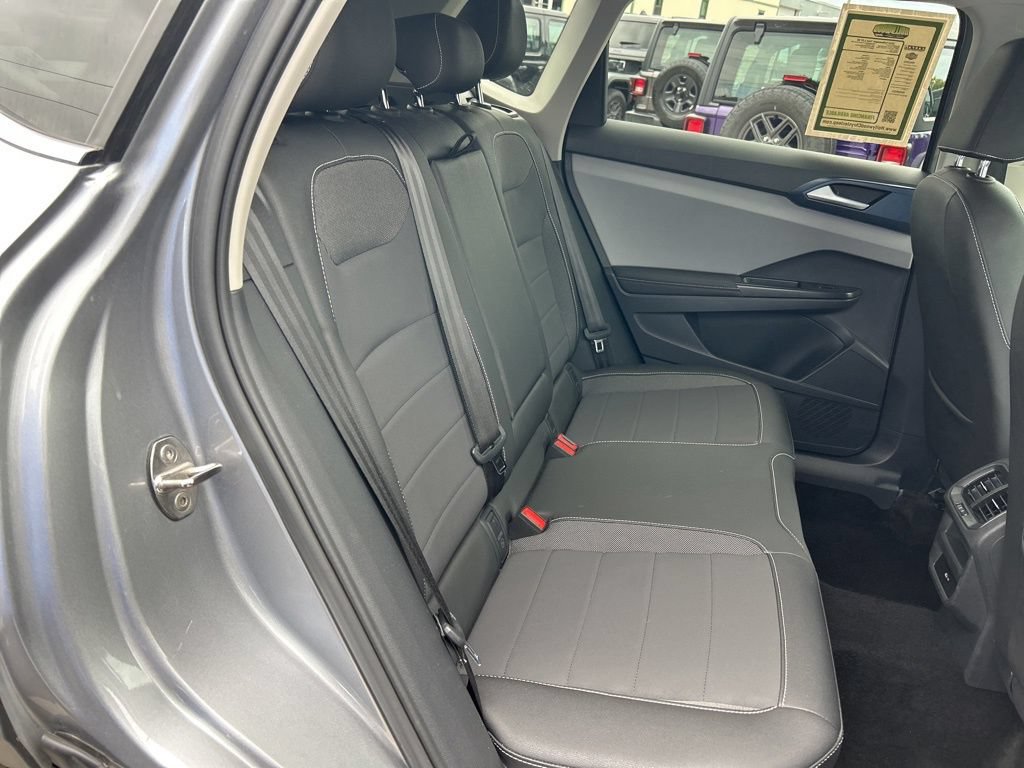 Used 2024 Volkswagen Taos SE FWD image 25