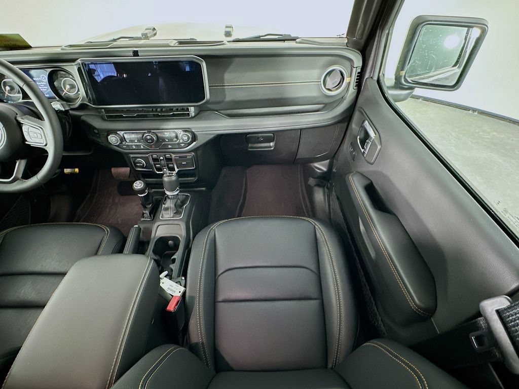 Used 2025 Jeep Gladiator Sport AWD/4WD image 11