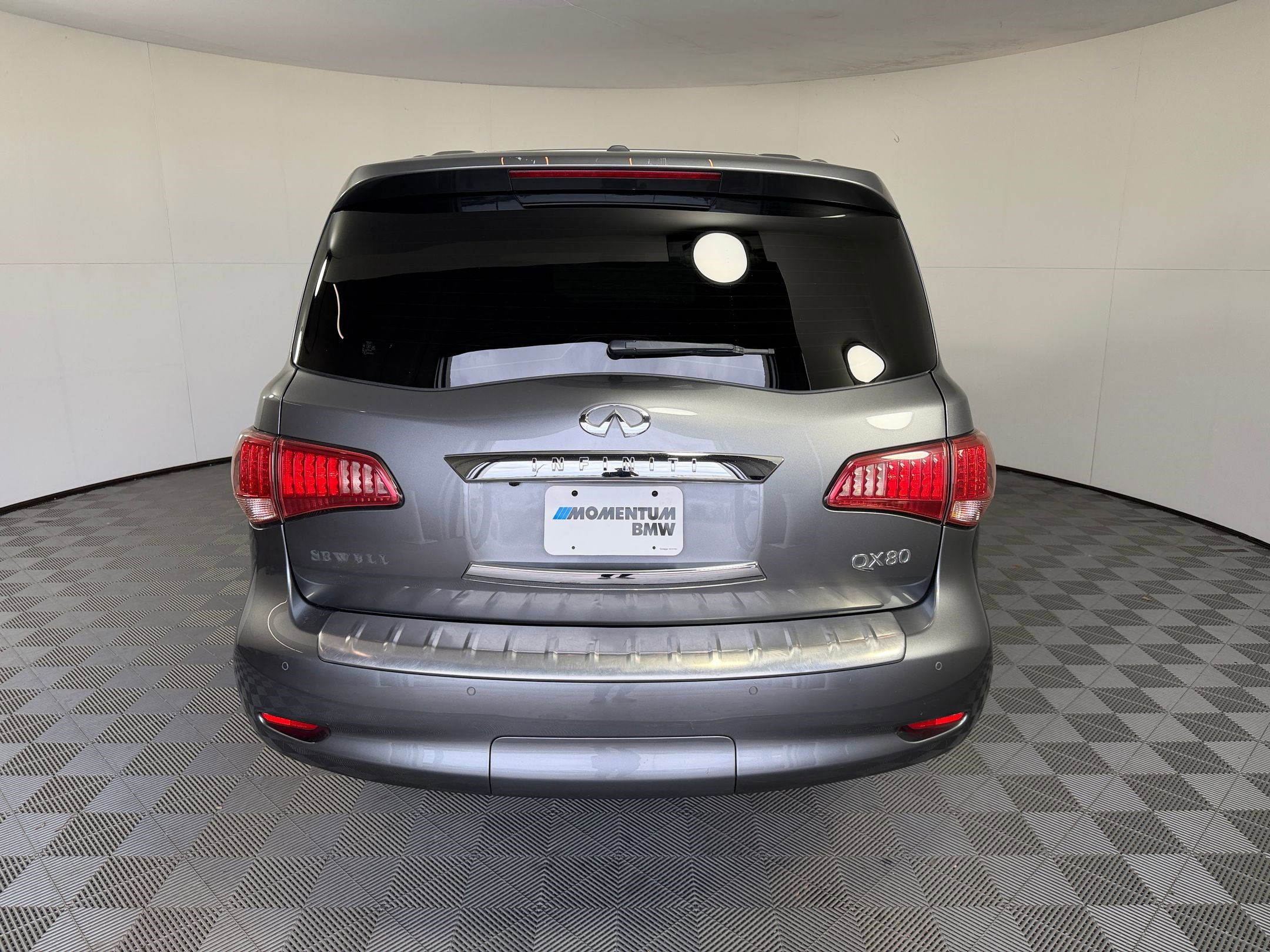 Used 2017 INFINITI QX80 2WD w/ Deluxe Technology Package image 10