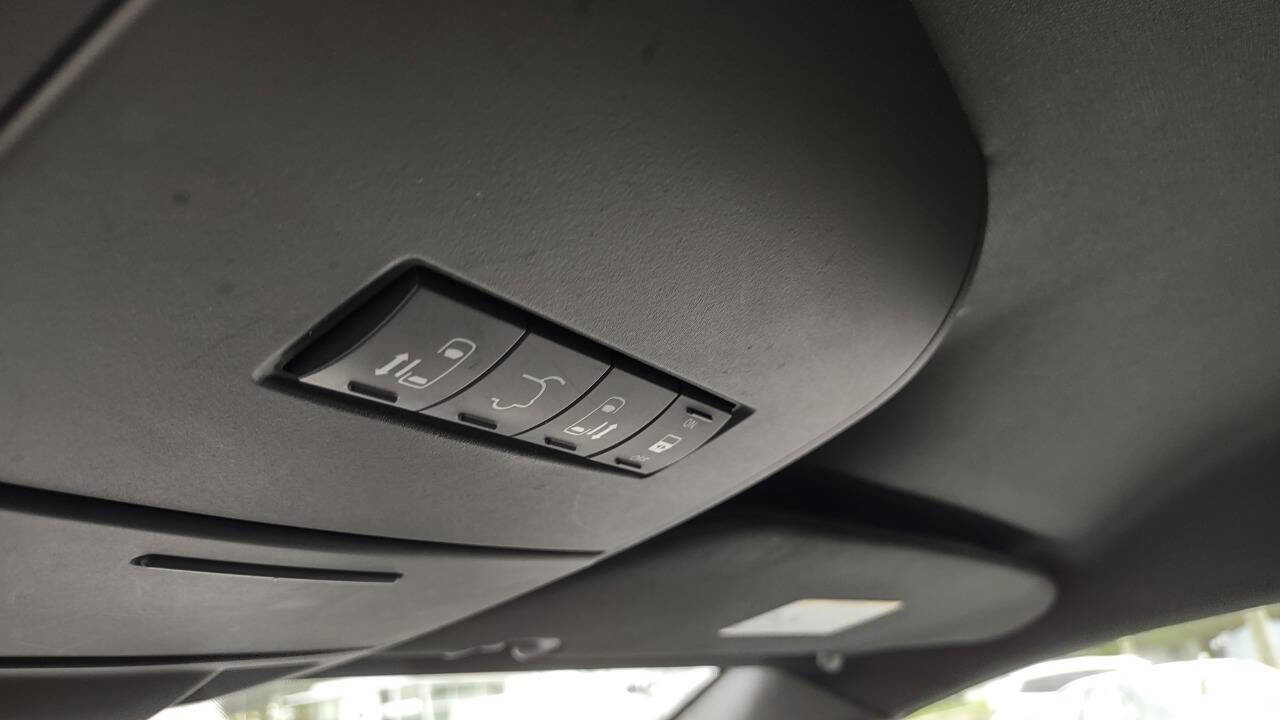 Used 2019 Dodge Grand Caravan SXT image 30