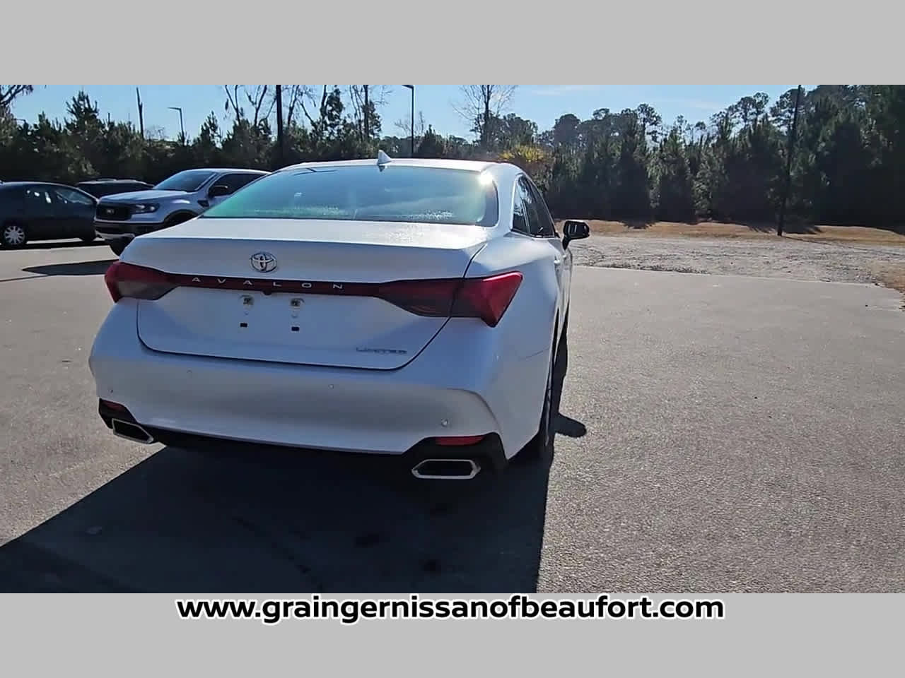 Used 2020 Toyota Avalon Limited image 31