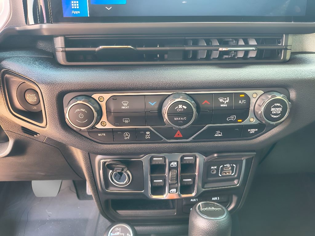 Used 2024 Jeep Gladiator Sport image 20