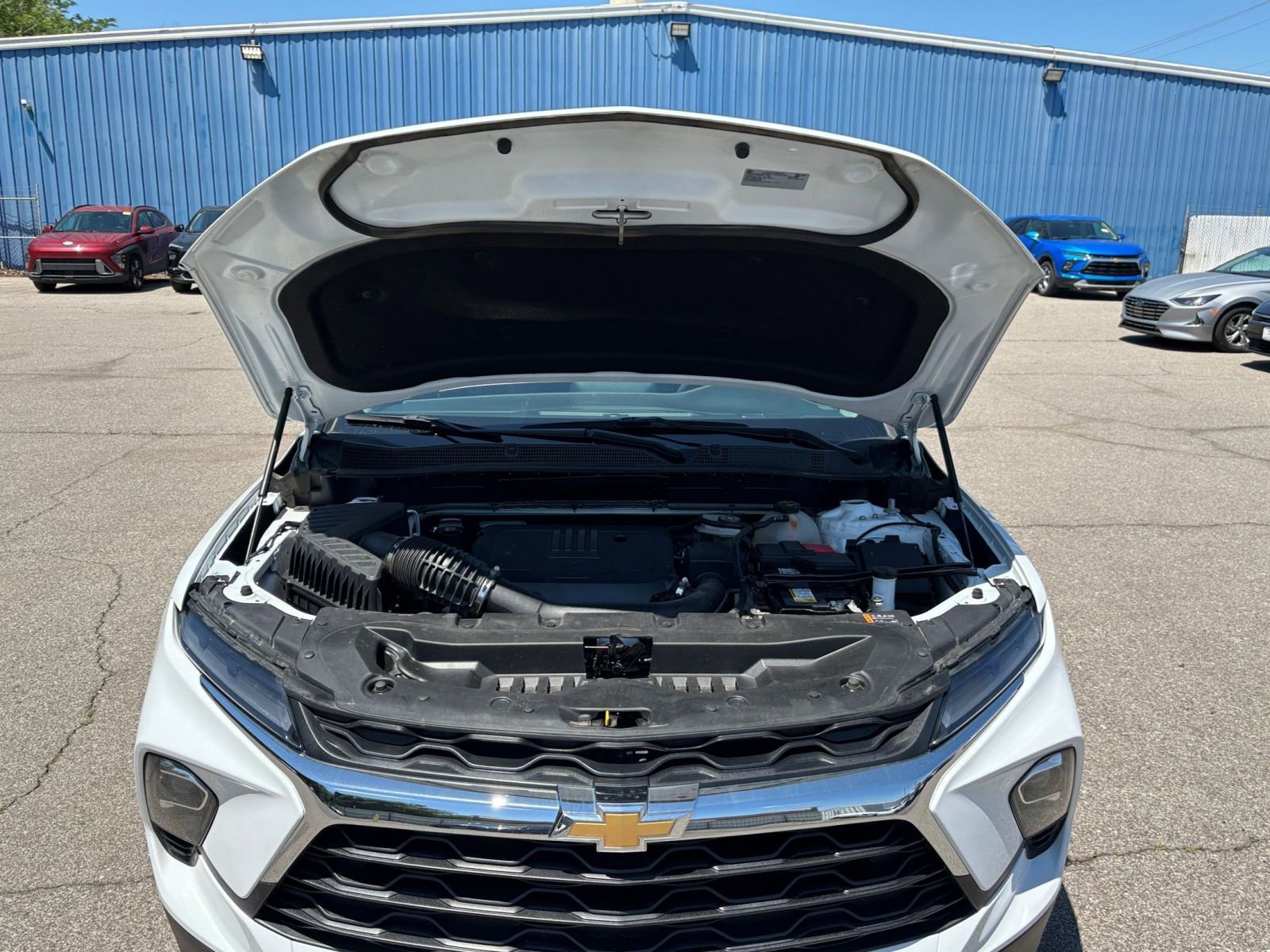 Used 2025 Chevrolet Blazer LT FWD image 33