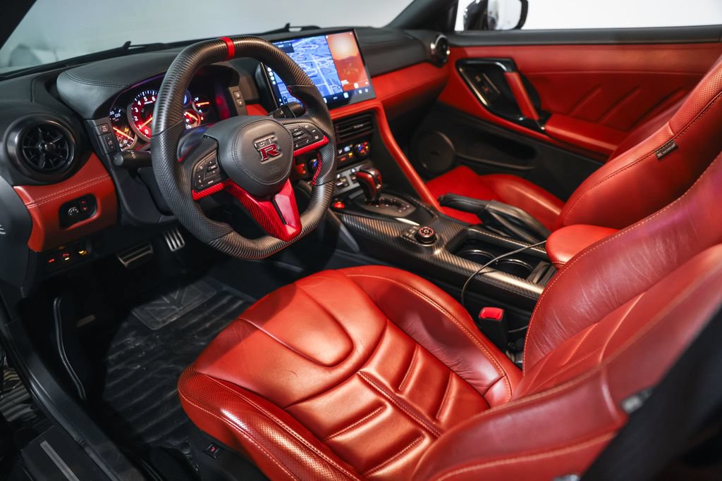 Used 2017 Nissan GT-R Premium AWD/4WD image 25