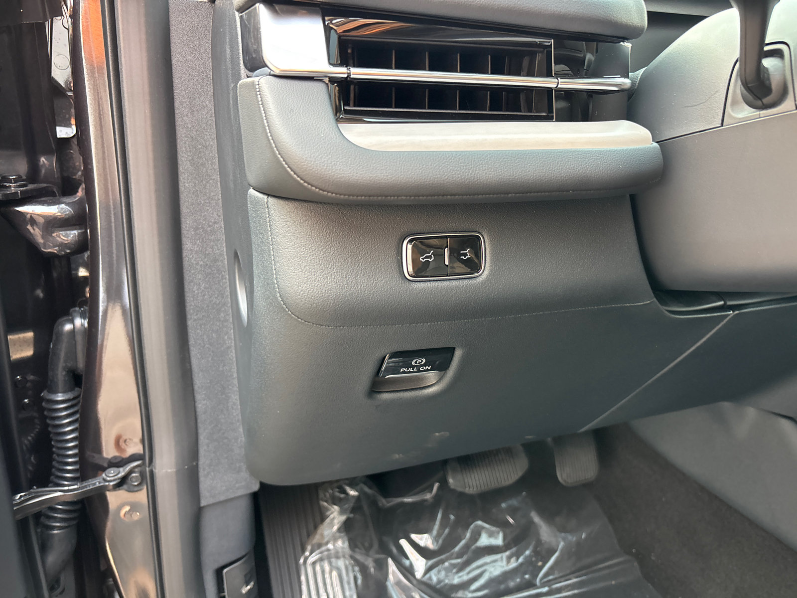 New 2027 Lincoln Navigator Reserve AWD/4WD image 13