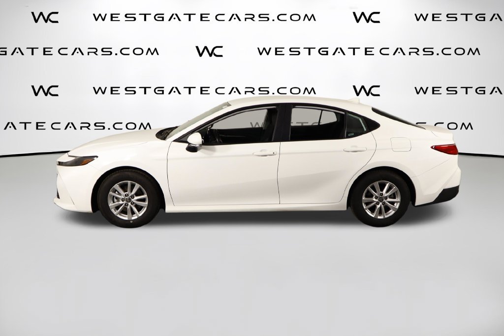 Used 2025 Toyota Camry LE FWD image 5