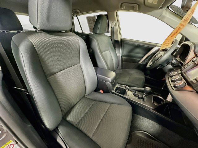 Used 2016 Toyota RAV4 LE AWD/4WD image 32