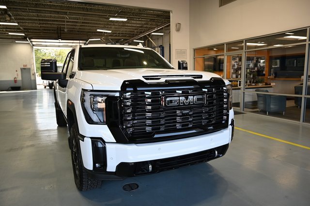 New 2026 GMC Sierra 2500 Denali Ultimate w/ Max Trailering Package image 3