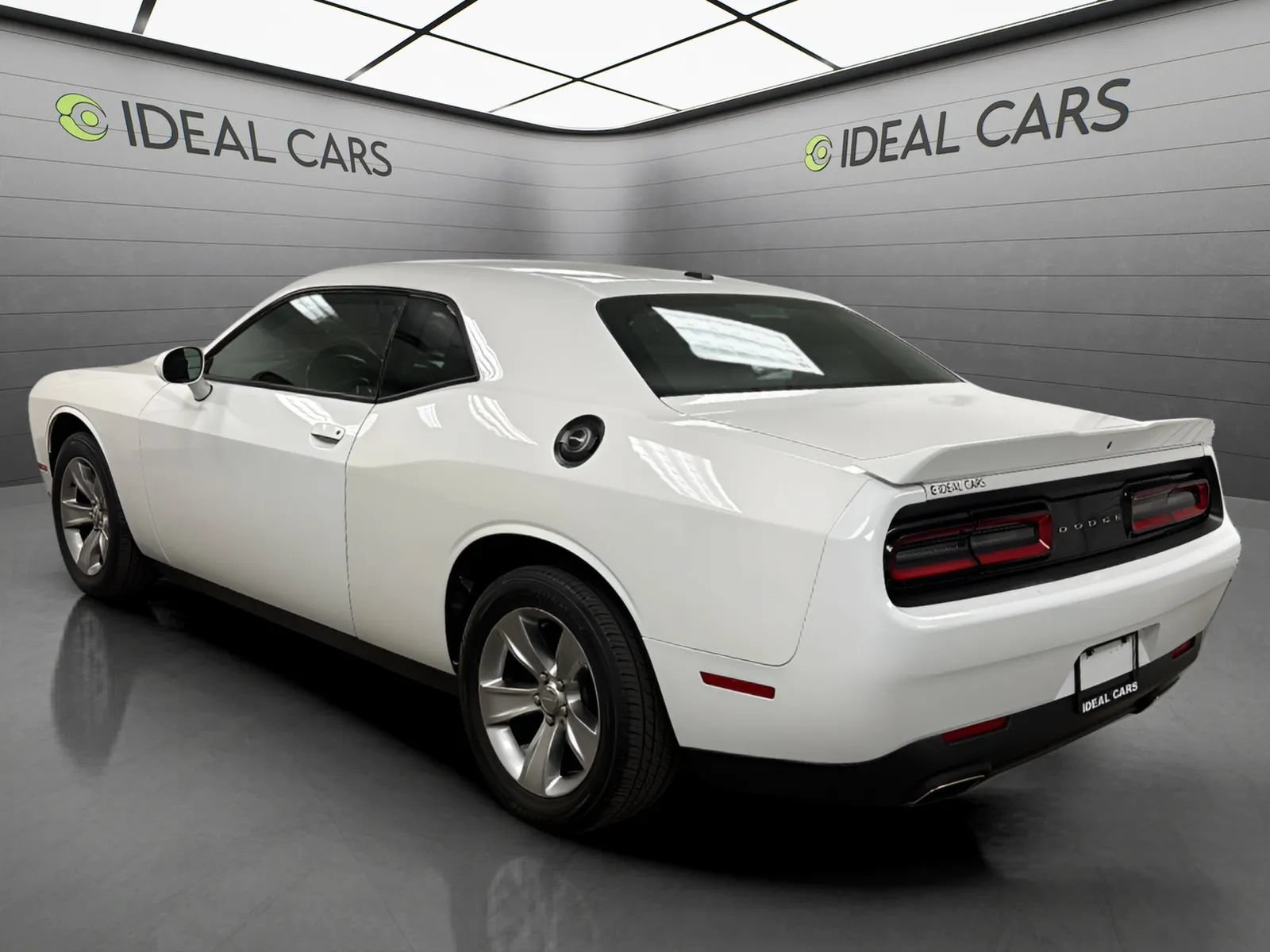 Used 2020 Dodge Challenger SXT RWD image 7