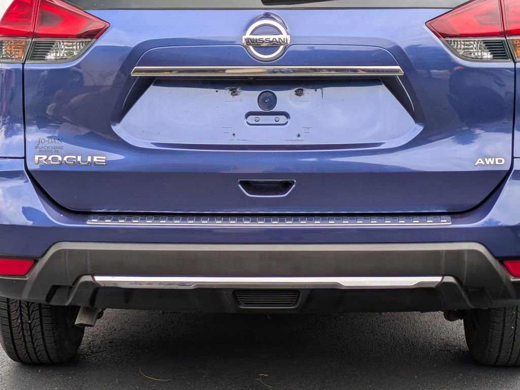 Used 2017 Nissan Rogue S image 24