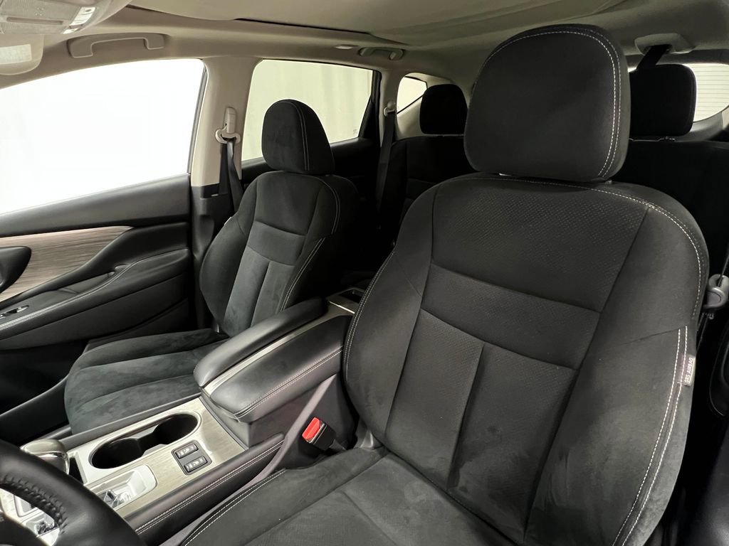 Used 2018 Nissan Murano SV w/ Premium Package AWD/4WD image 13