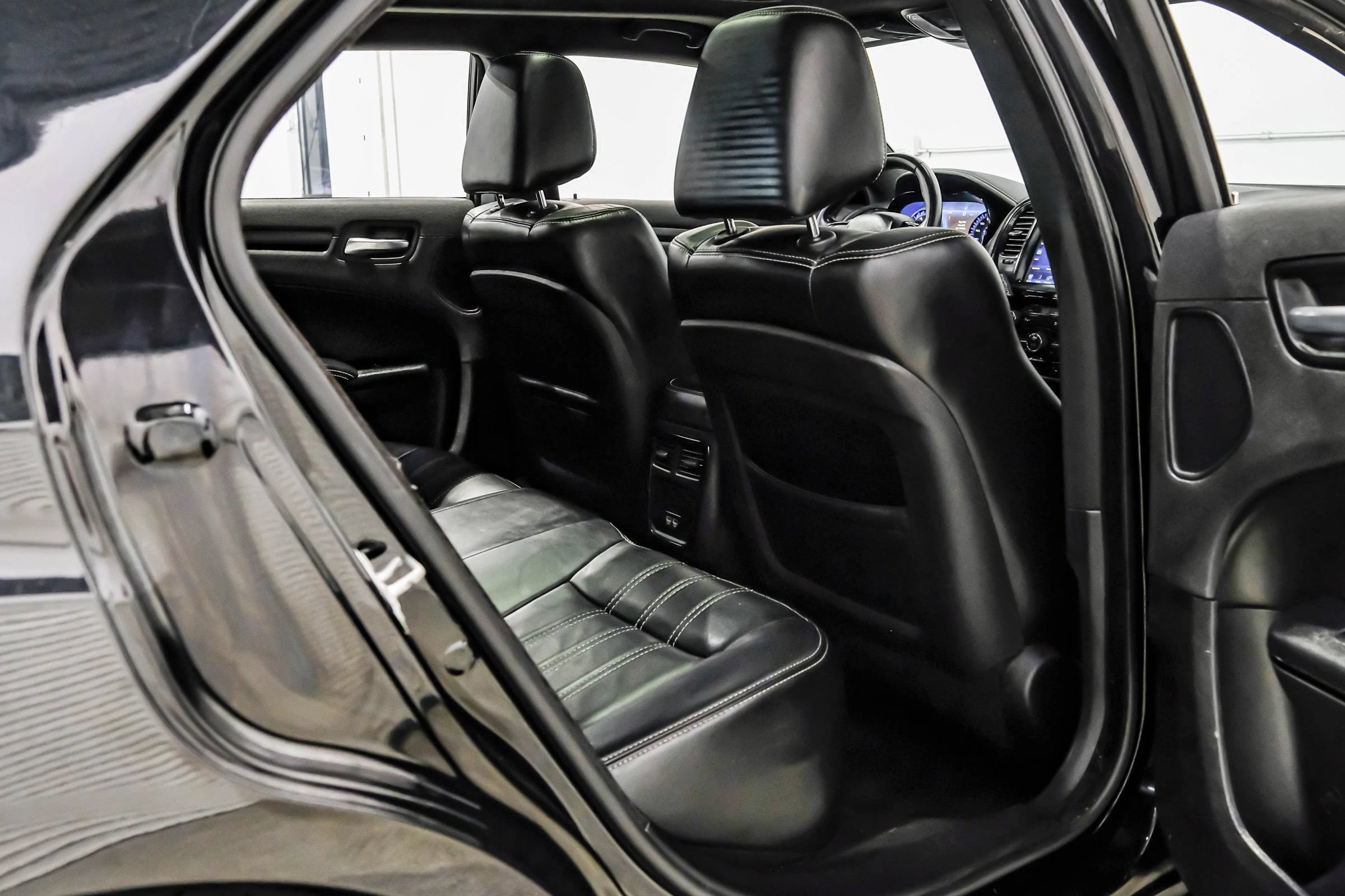 Used 2015 Chrysler 300 S w/ 300S Premium Group RWD image 50