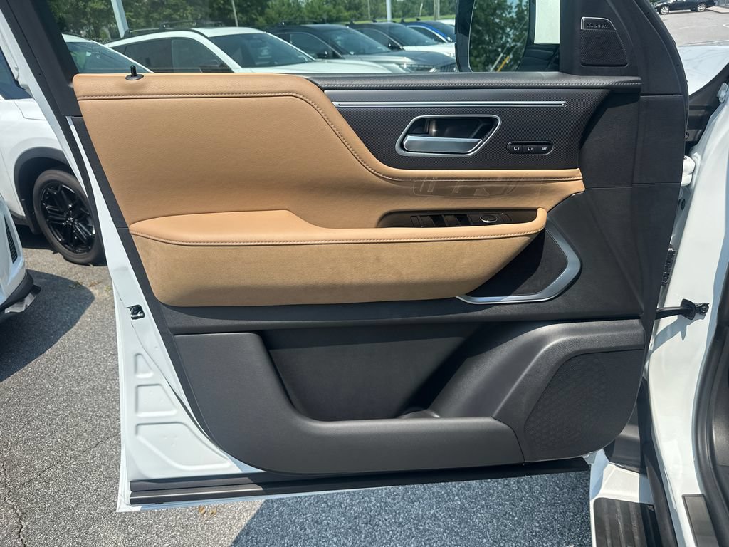 New 2027 INFINITI QX80 Luxe w/ Cargo Package RWD image 10